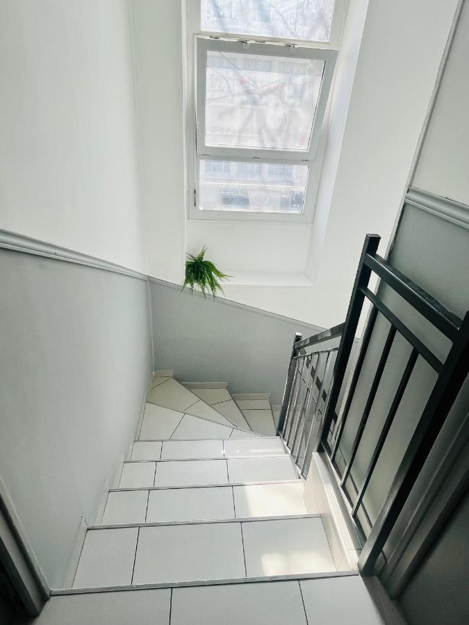 Superbe Duplex Design Neuf 2 Chambres, Climatise Tout Confort, Facile D,Acces Stationnement Gratuit マルセイユ エクステリア 写真